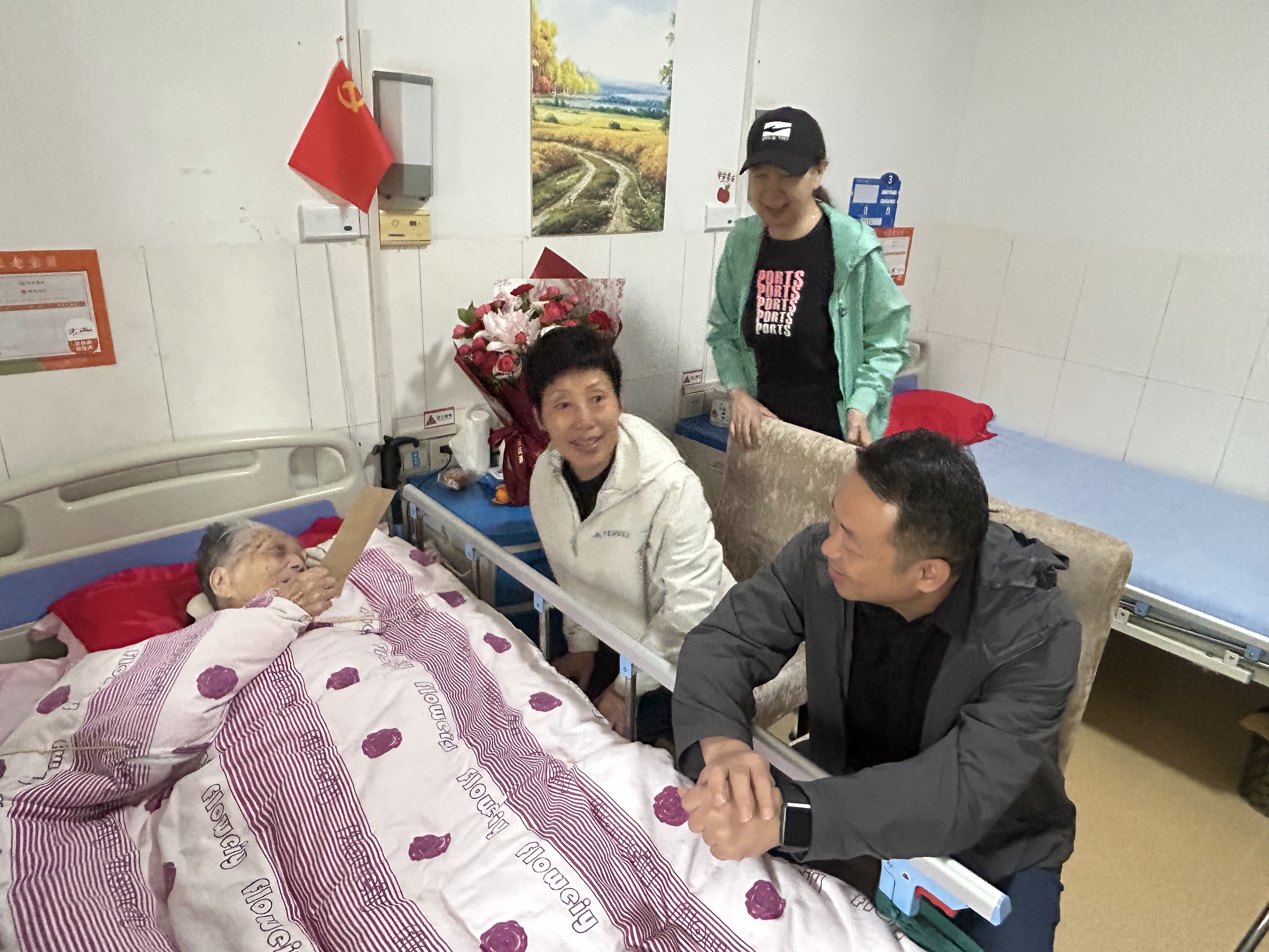 情暖桑榆承薪火 敬老尊贤续华章 ——离退处开展第十四个“老年节”走访慰问活动